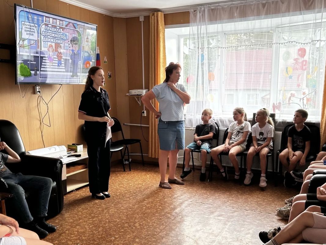 В Костромской области продолжается комплекс информационнопрофилактических мероприятий «Каникулы без ДТП» В Костромской области продолжается комплекс информационнопрофилактических мероприятий «Каникулы без ДТП»