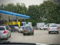 КОСТРОМИЧИ ВЫСТРОИЛИСЬ В ОЧЕРЕДИ НА ЗАПРАВКАХ ИЗ-ЗА АТАКИ НА ЯРОСЛАВСКИЙ НПЗ