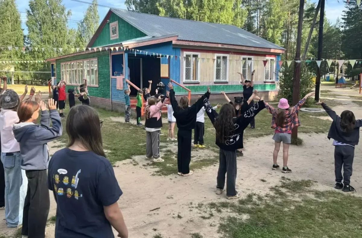 Полицейские и общественники провели спортивные уроки в пяти городах Костромской области Полицейские и общественники провели спортивные уроки в пяти городах Костромской области