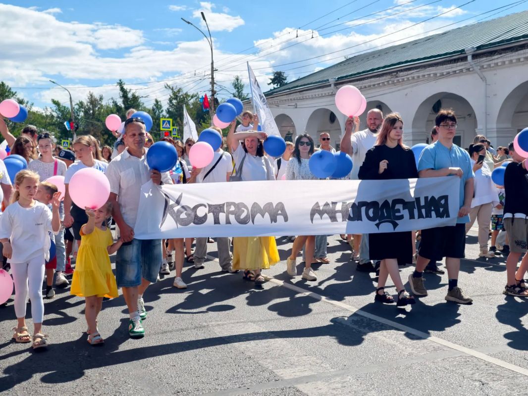 Олег Болоховец: Театрализованное шествие стало одним из центральных событий празднования Дня города Олег Болоховец: Театрализованное шествие стало одним из центральных событий празднования Дня города