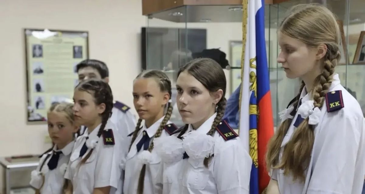 При участии представителя Белгородской региональной общественной организации «Союз ветеранов следствия» Олега Николаевича Попова для кадет Следственного комитета Российской Федерации организована экскурсия При участии представителя Белгородской региональной общественной организации «Союз ветеранов следствия» Олега Николаевича Попова для кадет Следственного комитета Российской Федерации организована экскурсия