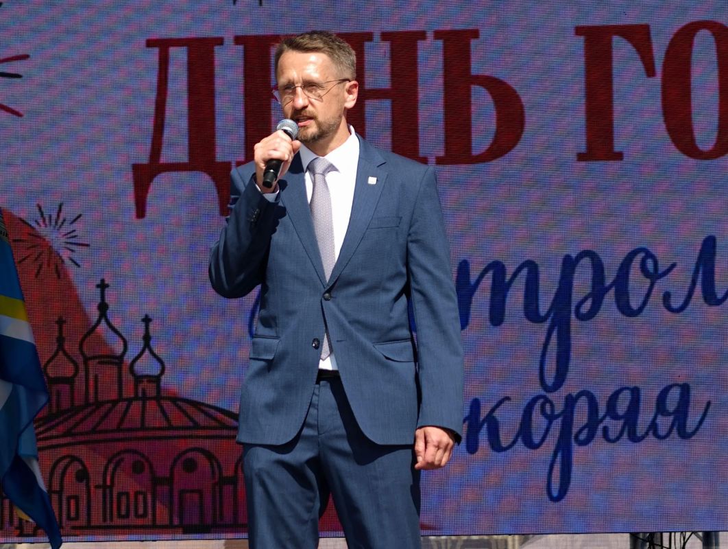 Олег Болоховец: «Наш город стал лучше», — сказал сегодня на Дне города губернатор Сергей Ситников Олег Болоховец: «Наш город стал лучше», — сказал сегодня на Дне города губернатор Сергей Ситников
