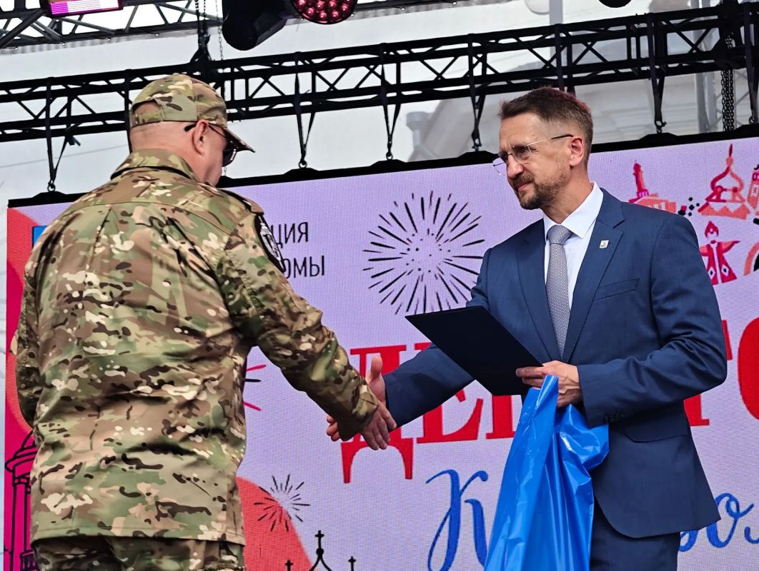 Олег Болоховец: «Наш город стал лучше», — сказал сегодня на Дне города губернатор Сергей Ситников Олег Болоховец: «Наш город стал лучше», — сказал сегодня на Дне города губернатор Сергей Ситников