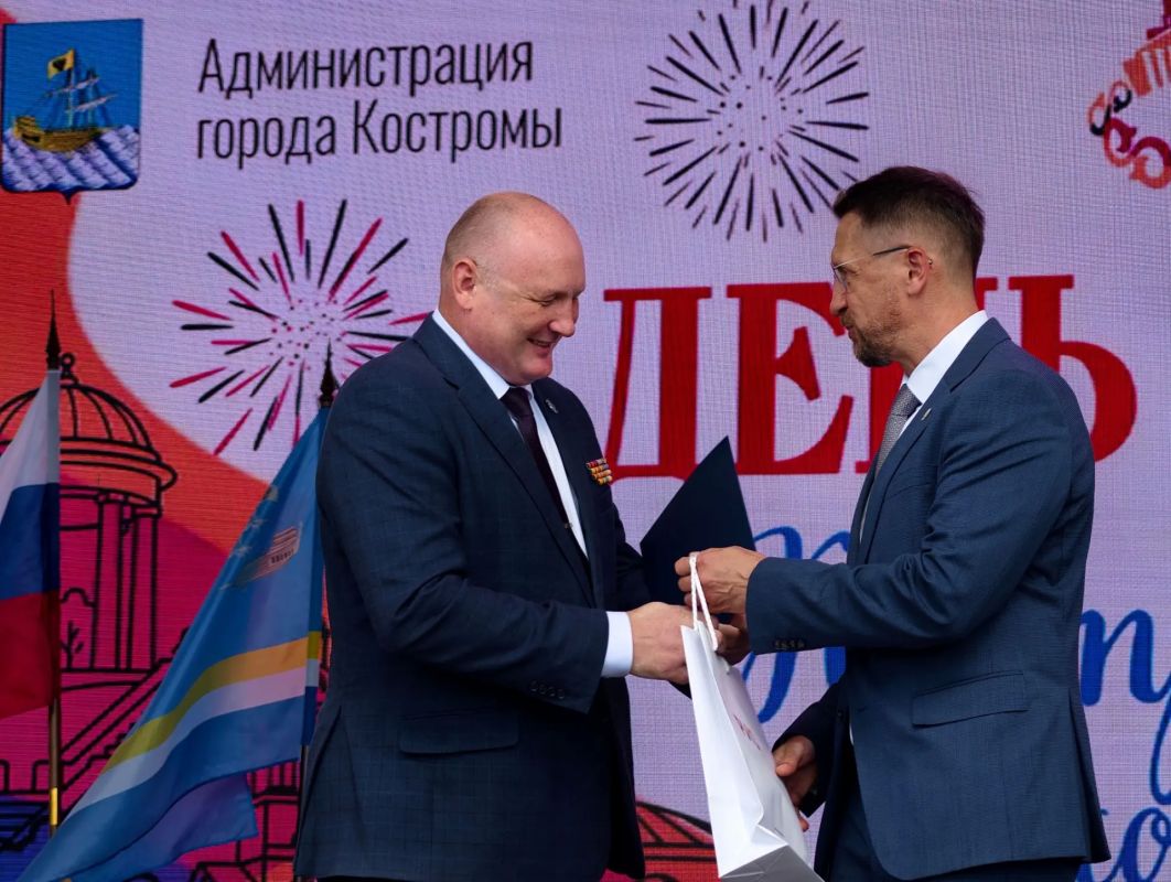 Олег Болоховец: «Наш город стал лучше», — сказал сегодня на Дне города губернатор Сергей Ситников Олег Болоховец: «Наш город стал лучше», — сказал сегодня на Дне города губернатор Сергей Ситников