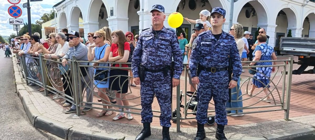 Костромичи отметили День города без происшествий Костромичи отметили День города без происшествий