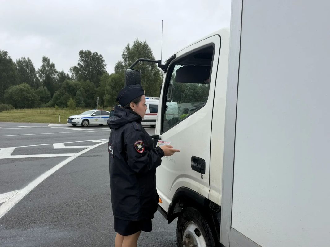 Профилактическое мероприятие на федеральной автодороге в Костромской области: комплексный подход к предупреждению ДТП Профилактическое мероприятие на федеральной автодороге в Костромской области: комплексный подход к предупреждению ДТП
