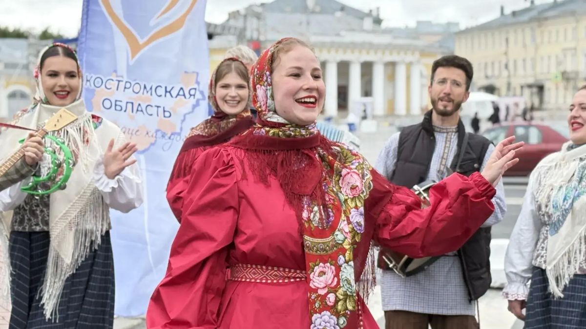 Олег Болоховец: Сегодня наш город стал сердцем больших торжеств — Костромской области исполнилось 82 года Олег Болоховец: Сегодня наш город стал сердцем больших торжеств — Костромской области исполнилось 82 года
