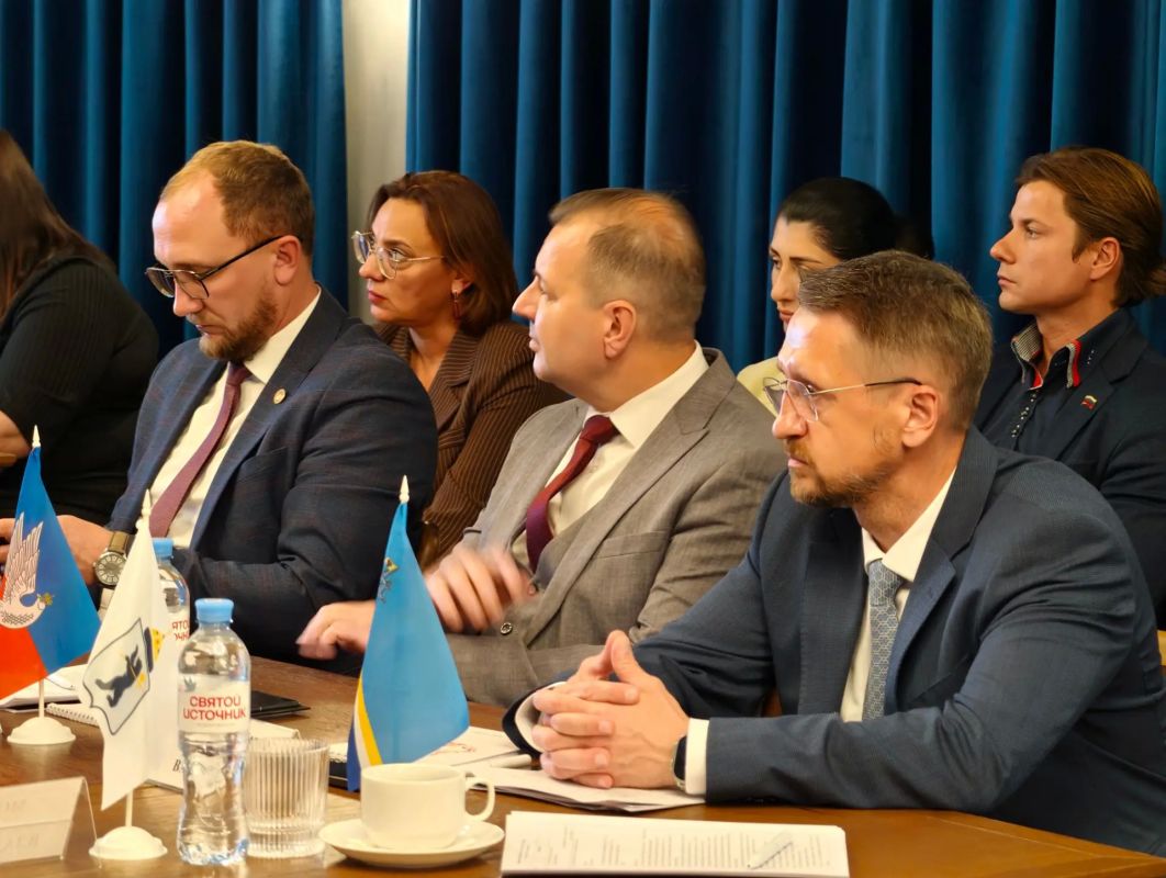 Олег Болоховец: Кострома стала площадкой для съезда глав городов Золотого кольца России Олег Болоховец: Кострома стала площадкой для съезда глав городов Золотого кольца России