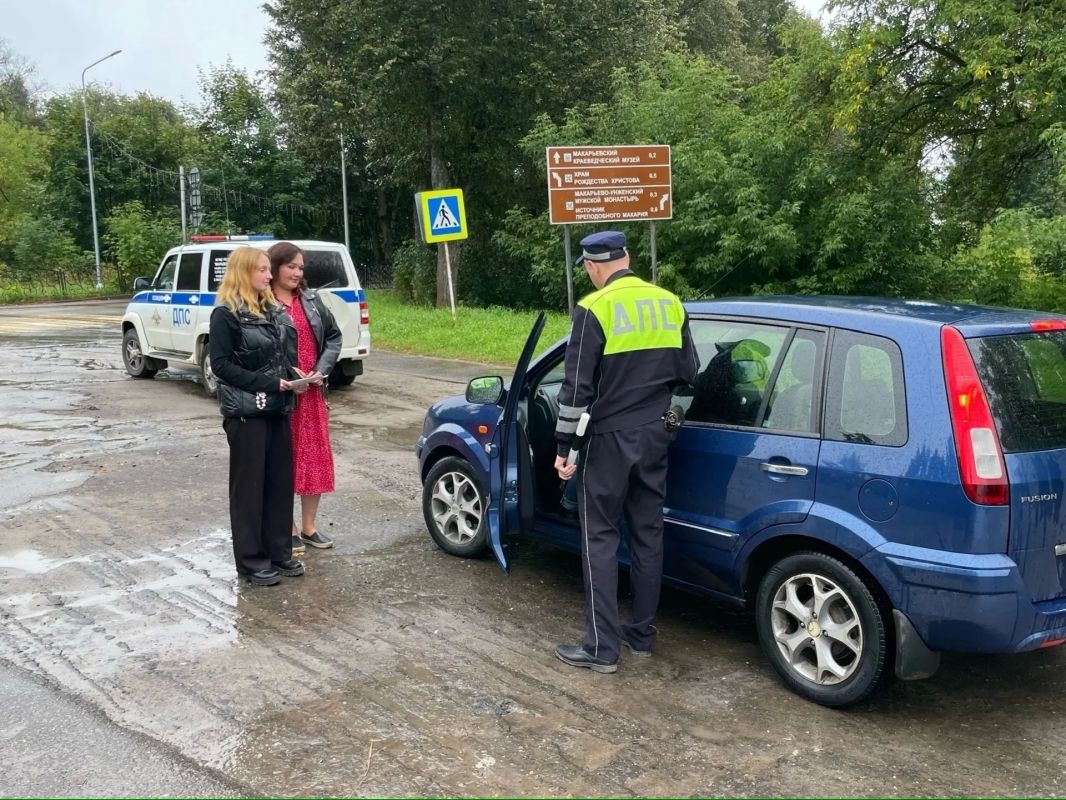 В преддверии учебного года автоинспекторы напоминают о правилах дорожной безопасности В преддверии учебного года автоинспекторы напоминают о правилах дорожной безопасности