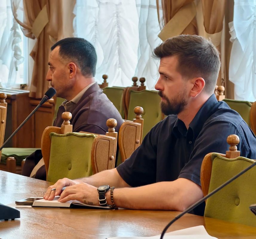 Олег Болоховец: Встретился с представителями сетевых магазинов и торговых центров Олег Болоховец: Встретился с представителями сетевых магазинов и торговых центров