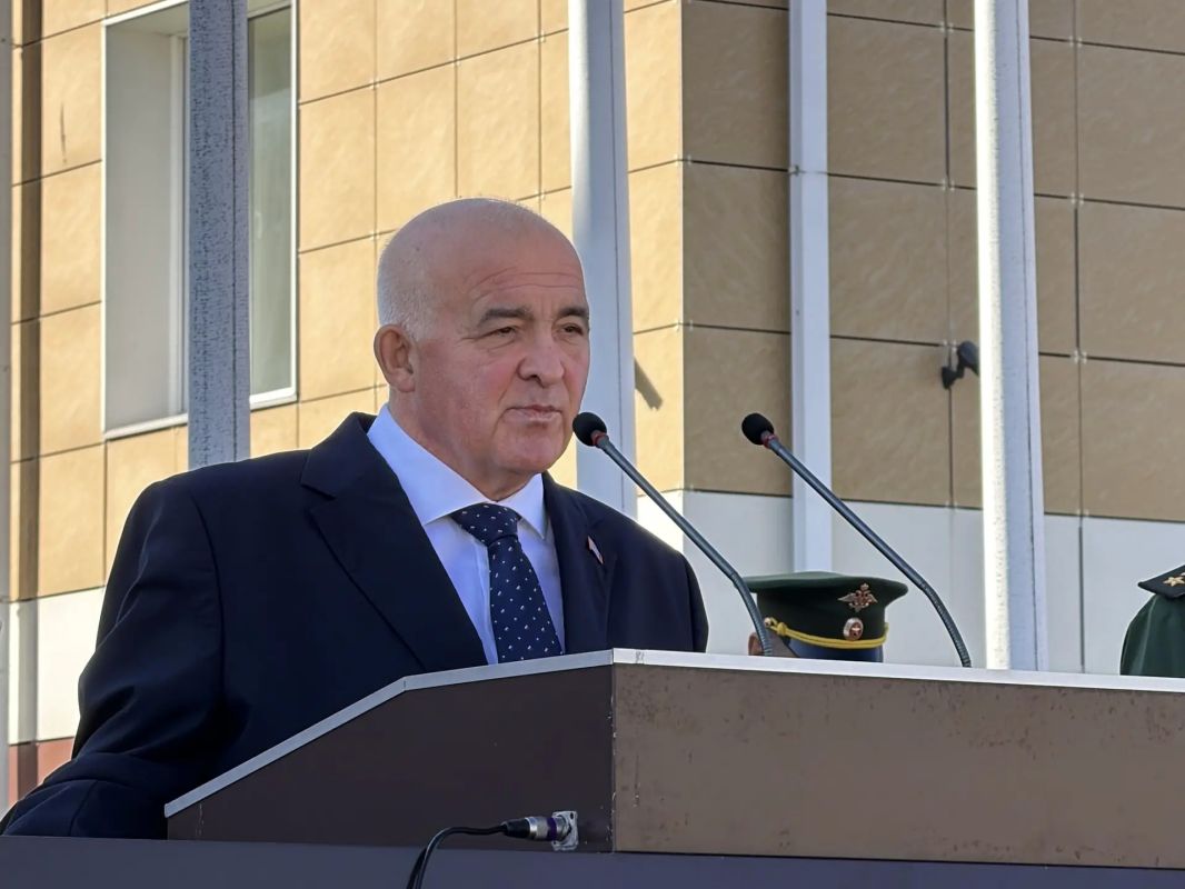 Сергей Ситников и Алексей Анохин поздравили курсантов военной академии РХБ защиты с принятием присяги Сергей Ситников и Алексей Анохин поздравили курсантов военной академии РХБ защиты с принятием присяги