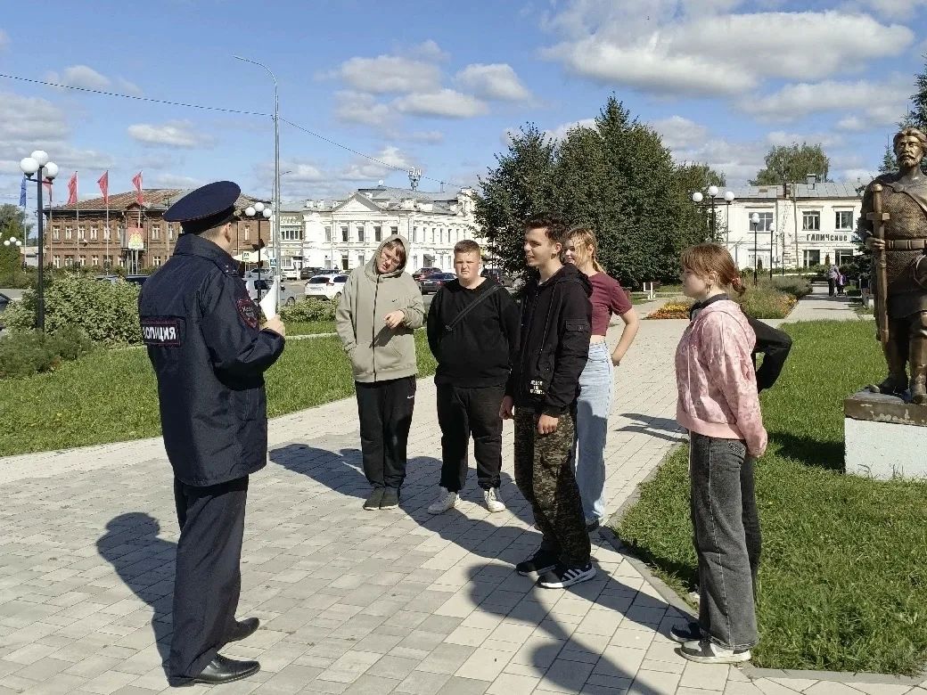 «Безопасно колесим на СИМ»: в Галиче провели просветительское мероприятие для юных участников дорожного движения «Безопасно колесим на СИМ»: в Галиче провели просветительское мероприятие для юных участников дорожного движения