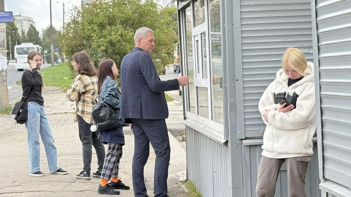 На остановках Костромы проверили соблюдение запрета на продажу табака На остановках Костромы проверили соблюдение запрета на продажу табака