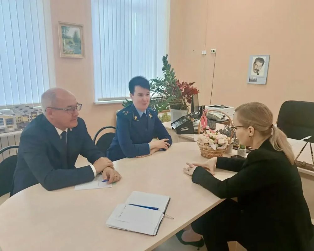 Сегодня прокурор области Екатерина Банникова посетила МБОУ г. Костромы «Средняя общеобразовательная школа № 44» Сегодня прокурор области Екатерина Банникова посетила МБОУ г. Костромы «Средняя общеобразовательная школа № 44»