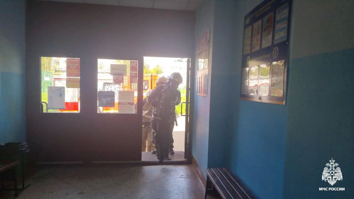 Огнеборцы МЧС России проводят пожарно-тактические занятия и учения на избирательные участки Огнеборцы МЧС России проводят пожарно-тактические занятия и учения на избирательные участки