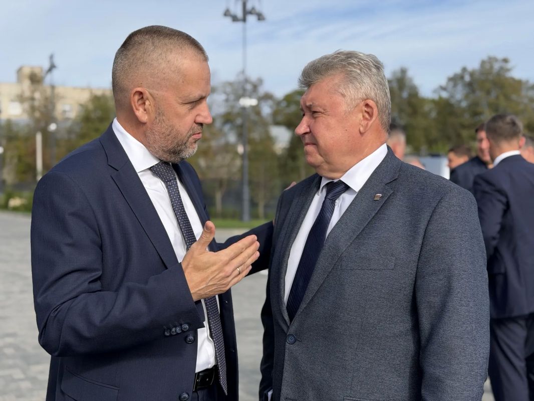 Губернатор Сергей Ситников провёл традиционное собрание Клуба директоров – руководителей крупных предприятий региона Губернатор Сергей Ситников провёл традиционное собрание Клуба директоров – руководителей крупных предприятий региона