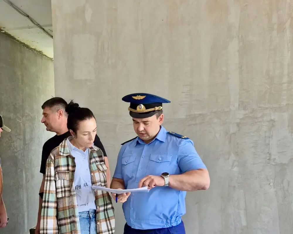 Прокурор города Волгореченска Дмитрий Ивков провел проверку соблюдения законодательства при капитальном ремонте школы №2 в городе Волгореченске в рамках национального проекта «Молодежь и дети» стоимостью 120 млн рублей Прокурор города Волгореченска Дмитрий Ивков провел проверку соблюдения законодательства при капитальном ремонте школы №2 в городе Волгореченске в рамках национального проекта «Молодежь и дети» стоимостью 120 млн рублей