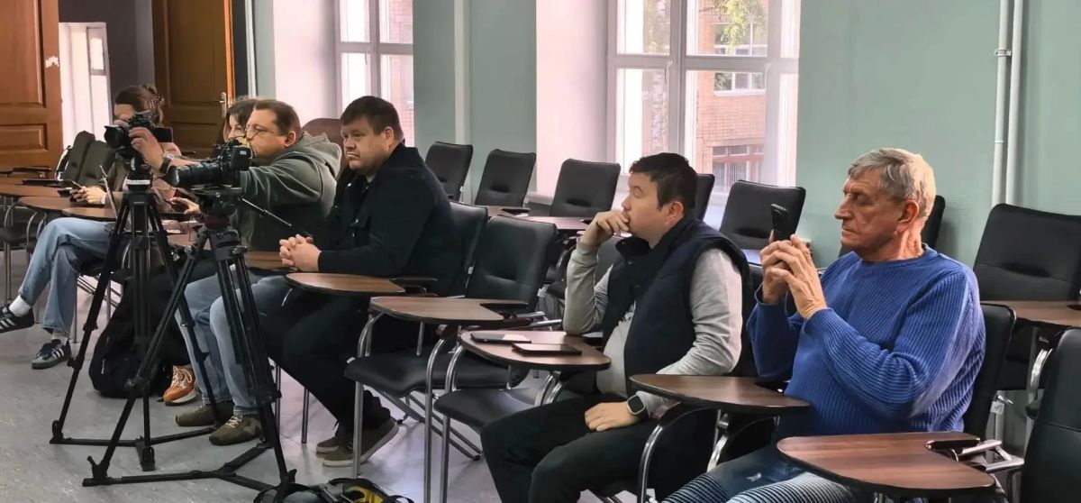 В преддверии выборов депутатов Государственной Думы девятого созыва в областной избирательной комиссии прошла пресс-конференция В преддверии выборов депутатов Государственной Думы девятого созыва в областной избирательной комиссии прошла пресс-конференция
