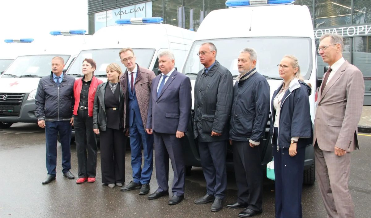 Новенькие машины скорой помощи поступили в больницы Костромской области Новенькие машины скорой помощи поступили в больницы Костромской области