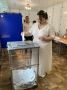 В первый день голосования на избирательном участке Мантуровского округа царила по-настоящему трогательная и волнительная атмосфера