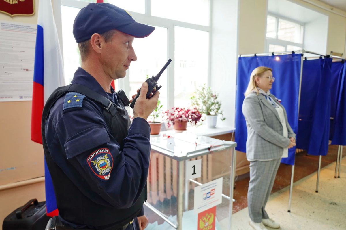 Костромские полицейские обеспечили правопорядок и безопасность Единого дня голосования Костромские полицейские обеспечили правопорядок и безопасность Единого дня голосования