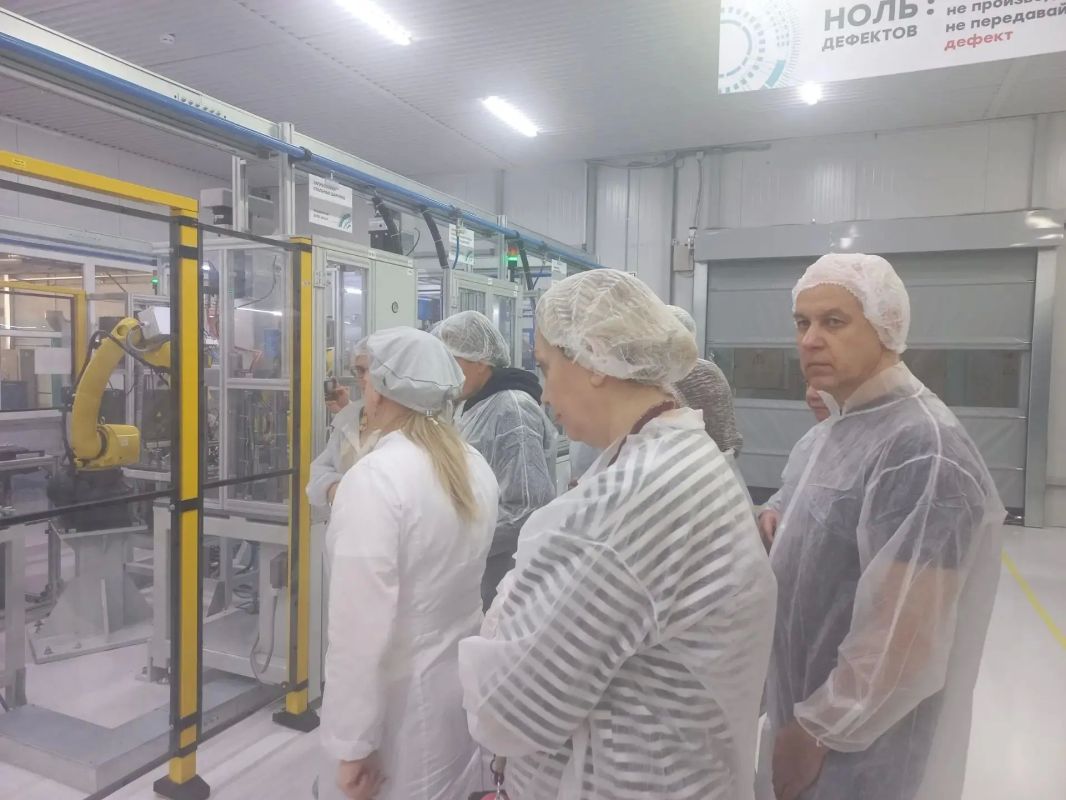 В Кострому прибыли участники автопробега по Золотому кольцу России В Кострому прибыли участники автопробега по Золотому кольцу России