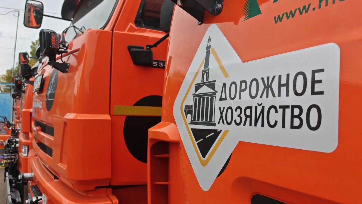 Олег Болоховец: Несмотря на теплую погоду, готовим дорожную технику к зиме Олег Болоховец: Несмотря на теплую погоду, готовим дорожную технику к зиме
