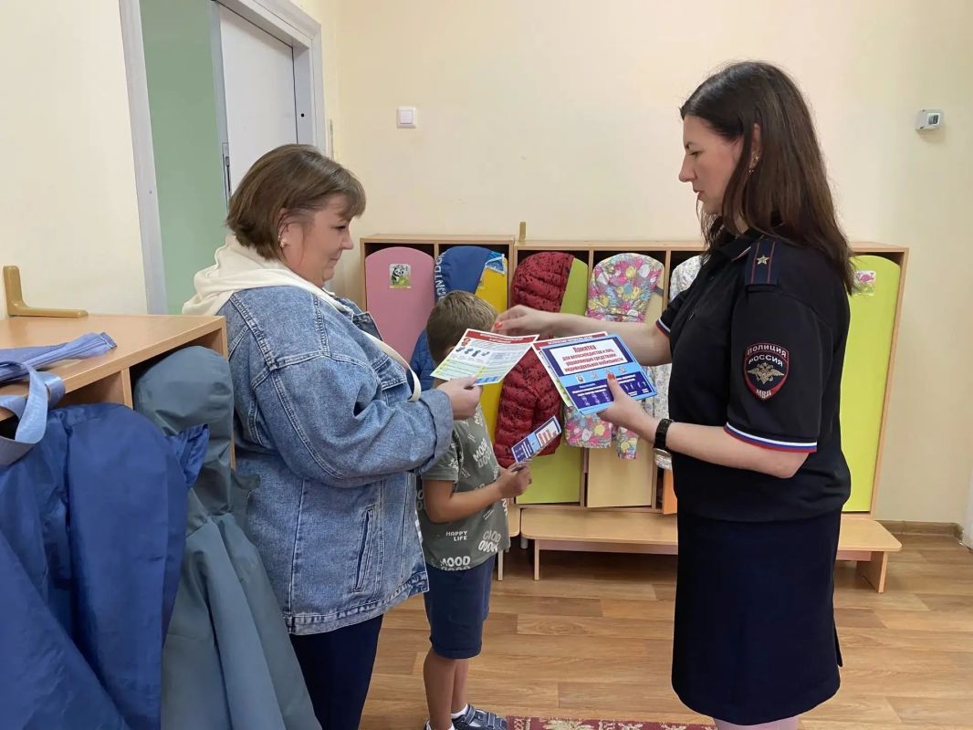 «Консультационные часы» в детских садах провели костромские автоинспекторы «Консультационные часы» в детских садах провели костромские автоинспекторы
