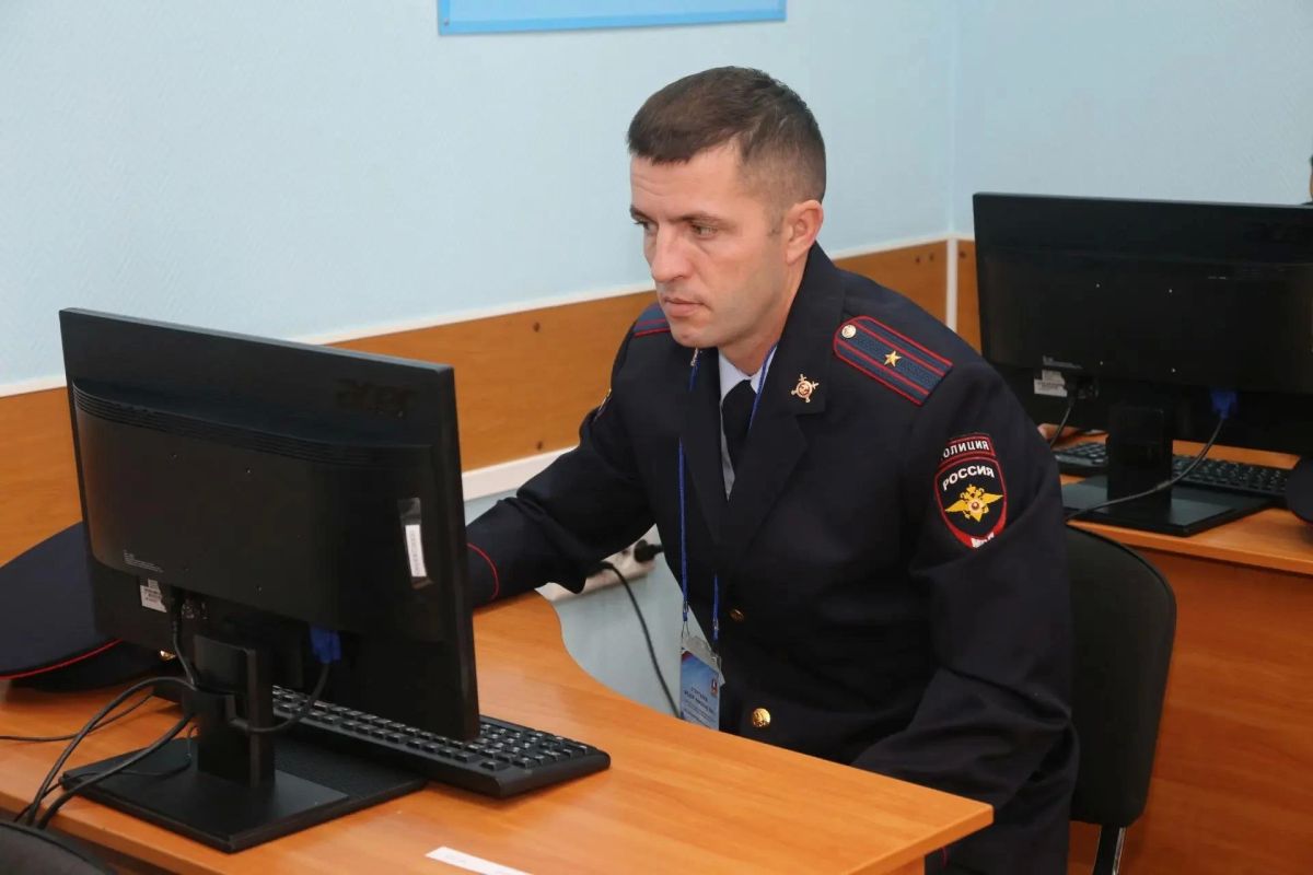 Полицейский из Солигалича Фёдор Стругалев признан самым физически подготовленным участковым уполномоченным по итогам всероссийского конкурса «Лучший по профессии» Полицейский из Солигалича Фёдор Стругалев признан самым физически подготовленным участковым уполномоченным по итогам всероссийского конкурса «Лучший по профессии»