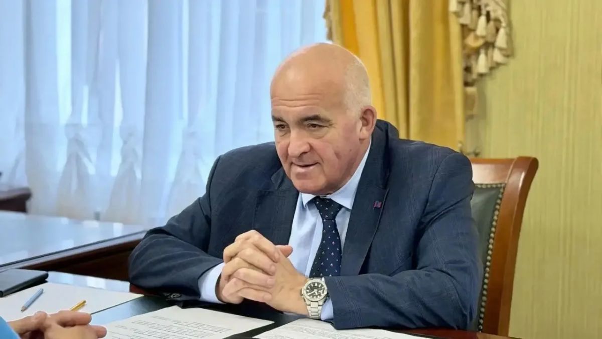 Губернатор Сергей Ситников провёл личный приём граждан в региональной приёмной Президента России Губернатор Сергей Ситников провёл личный приём граждан в региональной приёмной Президента России