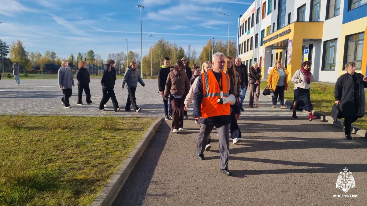 Силы и средства гражданской обороны отработали действия на практике в рамках штабной тренировки Силы и средства гражданской обороны отработали действия на практике в рамках штабной тренировки