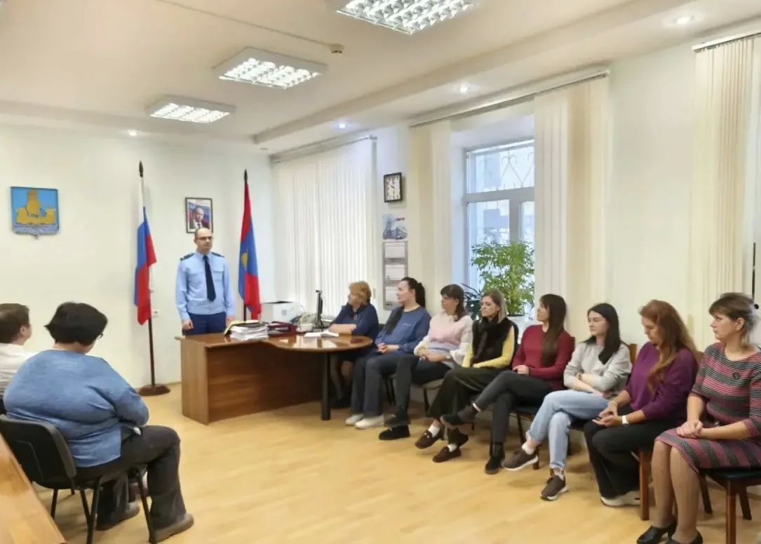 Старший прокурор отдела по надзору за исполнением законодательства о противодействии коррупции Алексей Васин принял участие в семинаре по вопросам противодействия коррупции в департаменте строительства, ЖКХ и ТЭК Костромской...