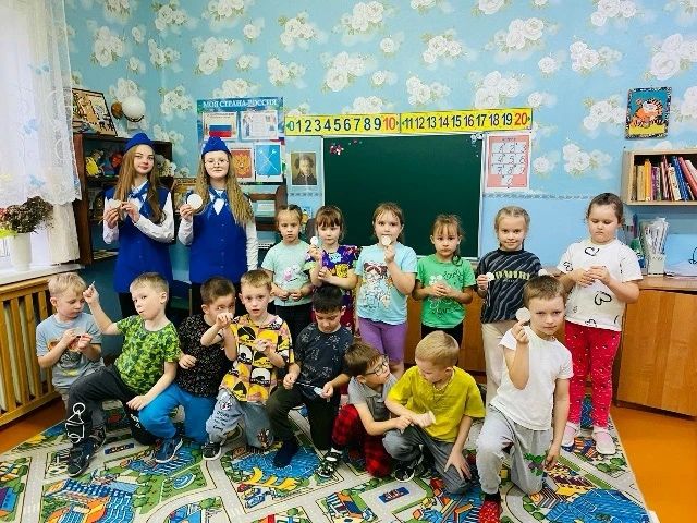 Чухломские дошкольники стали участниками мастер-классов по изготовлению световозвращающих элементов Чухломские дошкольники стали участниками мастер-классов по изготовлению световозвращающих элементов
