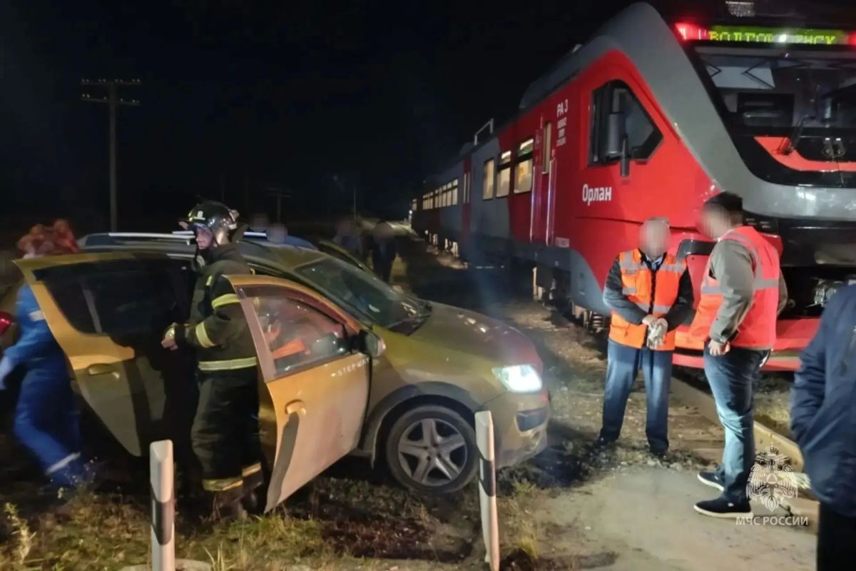 В ДТП с двигавшимся в Костромскую область «Орланом» погибла женщина и пострадал подросток