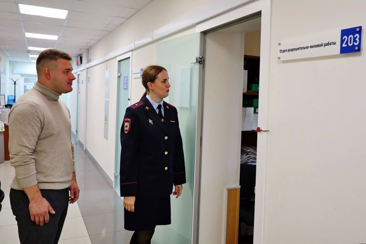 Представитель Общественного совета при УМВД России по Костромской области оценил работу управления по вопросам миграции Представитель Общественного совета при УМВД России по Костромской области оценил работу управления по вопросам миграции