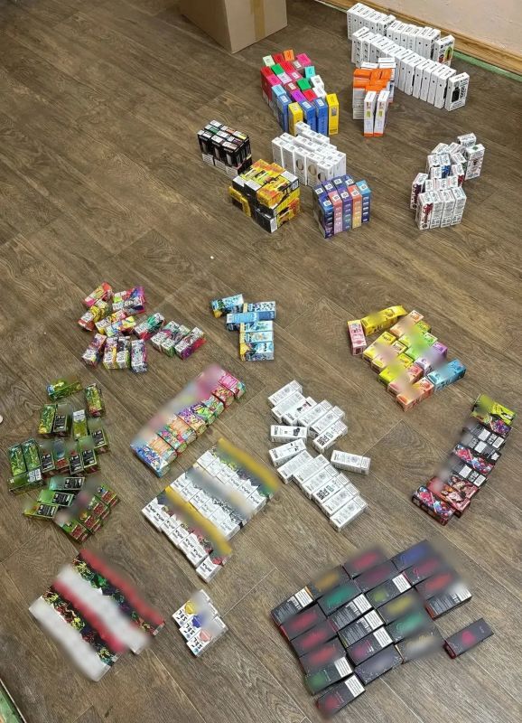 Предприниматель из Нерехты открыл «подпольный вейп-шоп» Предприниматель из Нерехты открыл «подпольный вейп-шоп»