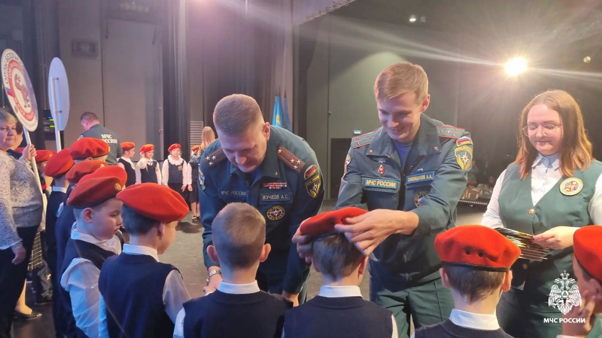 Два первых класса пополнили кадетские ряды пожарноспасательного профиля Два первых класса пополнили кадетские ряды пожарноспасательного профиля